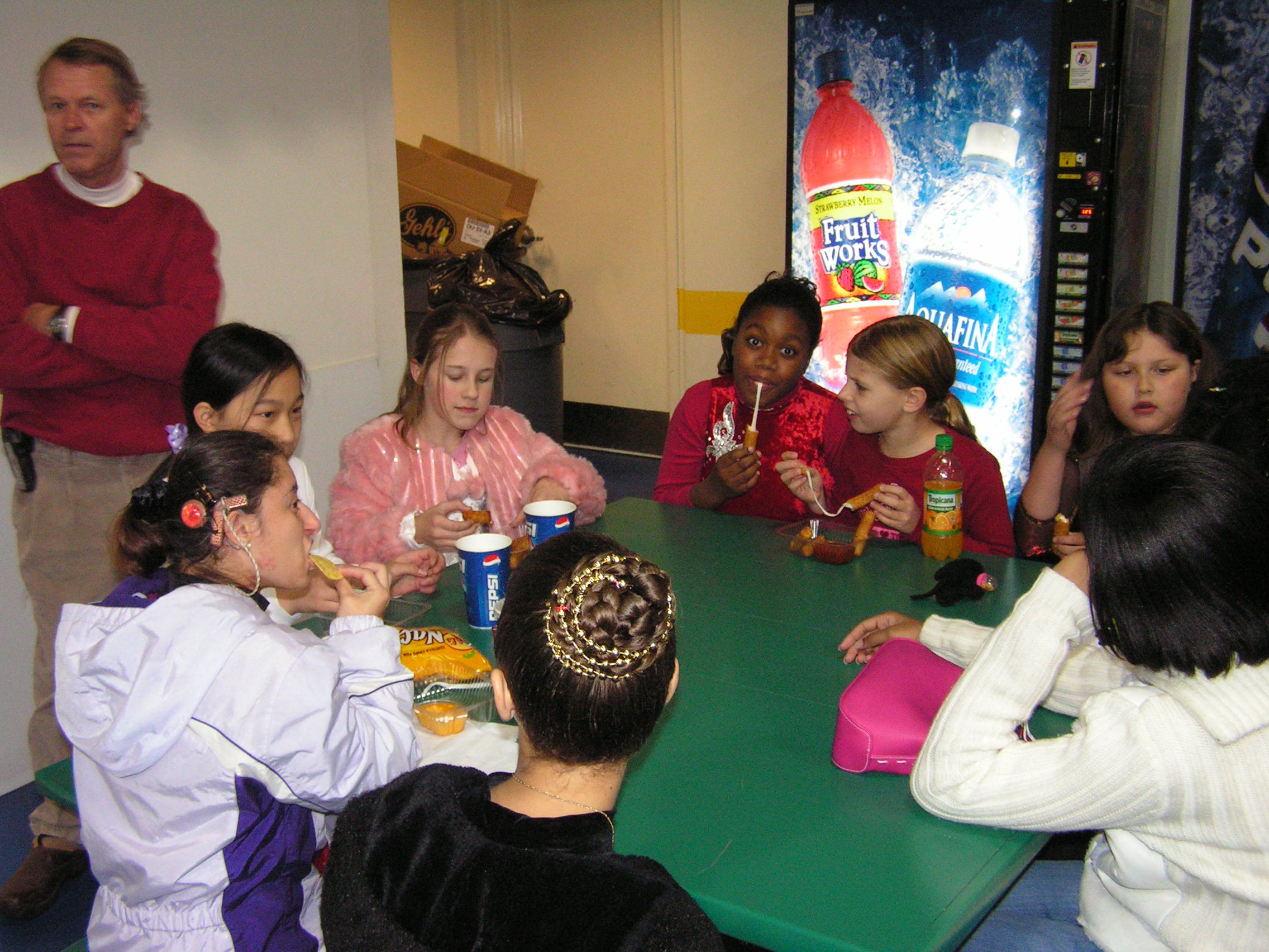./2005/Monica Ice Skating/Monica ice sk 11-19 0006.jpg